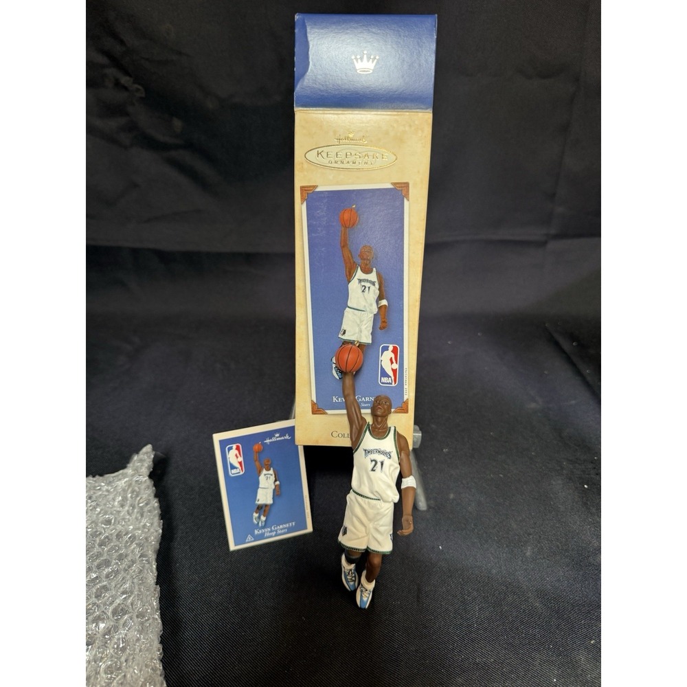 HALLMARK KEEPSAKE 2002 ORNAMENT NBA KEVIN GARNETT TIMBERWOLVES #21 BASKETBALL